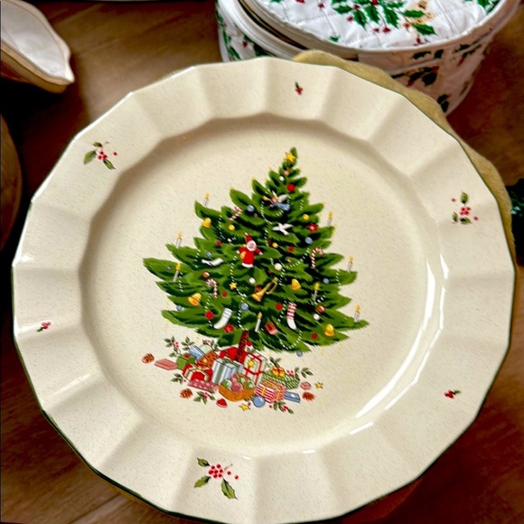Full set Service for 12 Retired Studio Nova Christmas Dinnerware NWOT - Picture 2 of 13